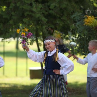 XII Skolu jaunatnes dziesmu un deju svētku 