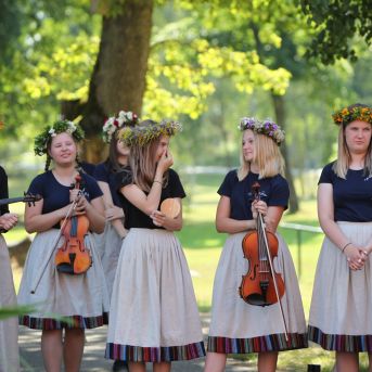 XII Skolu jaunatnes dziesmu un deju svētku 