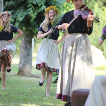 XII Skolu jaunatnes dziesmu un deju svētku 