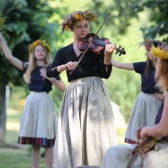 XII Skolu jaunatnes dziesmu un deju svētku 