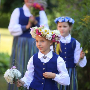 XII Skolu jaunatnes dziesmu un deju svētku 