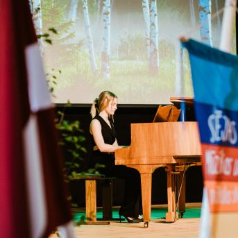 Izlaidums - Foto: Līna Zvejniece un Guntars Petrovics