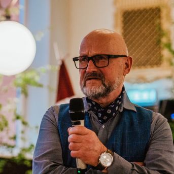 Izlaidums - Foto: Līna Zvejniece un Guntars Petrovics