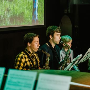 Izlaidums - Foto: Līna Zvejniece un Guntars Petrovics