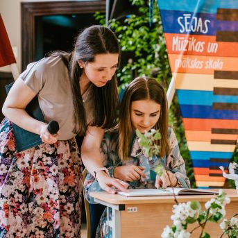 Izlaidums - Foto: Līna Zvejniece un Guntars Petrovics