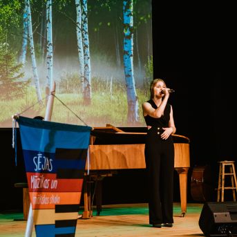 Izlaidums - Foto: Līna Zvejniece un Guntars Petrovics