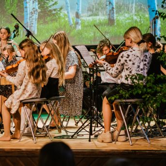 Izlaidums - Foto: Līna Zvejniece un Guntars Petrovics