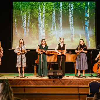 Izlaidums - Foto: Līna Zvejniece un Guntars Petrovics