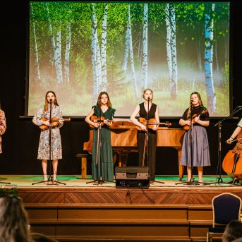 Izlaidums - Foto: Līna Zvejniece un Guntars Petrovics