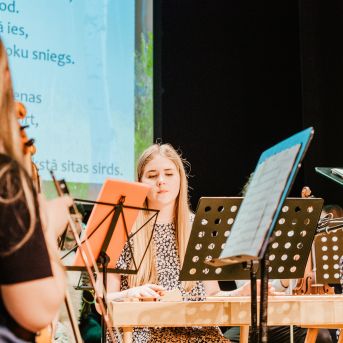Izlaidums - Foto: Līna Zvejniece un Guntars Petrovics