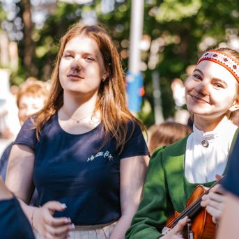 Saulkrastu nov. svētku gājiens - Foto: Ginta Zīverte un SMMS