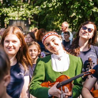Saulkrastu nov. svētku gājiens - Foto: Ginta Zīverte un SMMS