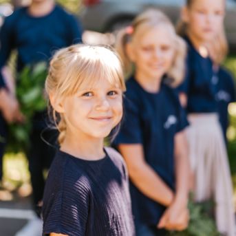Saulkrastu nov. svētku gājiens - Foto: Ginta Zīverte un SMMS