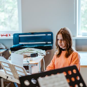 Ielīgošana pie Sējas ozola - Foto: Pēteris Gertners un SMMS