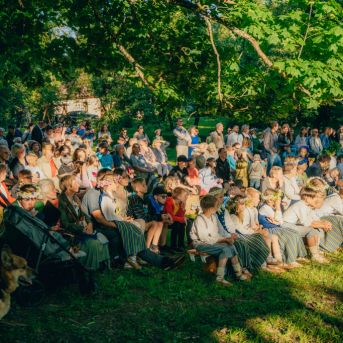 Ielīgošana pie Sējas ozola - Foto: Pēteris Gertners un SMMS
