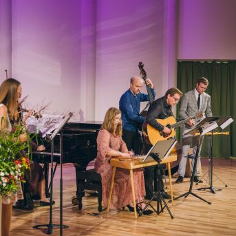 Pedagogs tuvplānā - Foto: Edgars Semanis