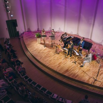 Pedagogs tuvplānā - Foto: Edgars Semanis