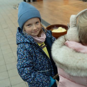 Dziesmu vakars klusinātā gaismā - 