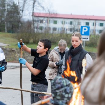 Dziesmu vakars klusinātā gaismā - 