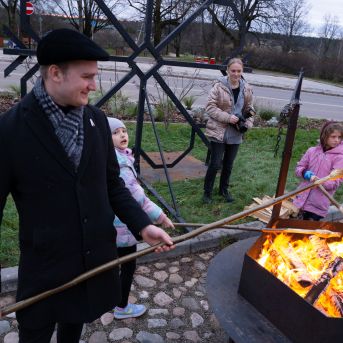 Dziesmu vakars klusinātā gaismā - 