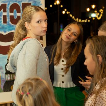 Dziesmu vakars klusinātā gaismā - 