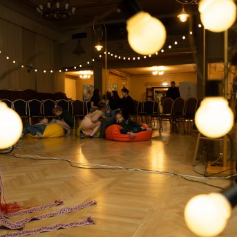 Dziesmu vakars klusinātā gaismā - 