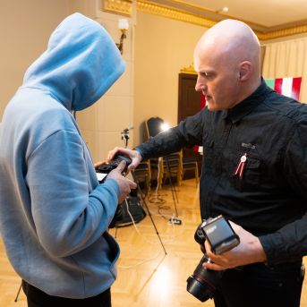 Dziesmu vakars klusinātā gaismā - 