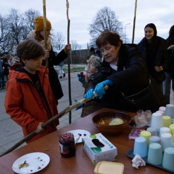 Dziesmu vakars klusinātā gaismā - 