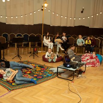 Dziesmu vakars klusinātā gaismā - 