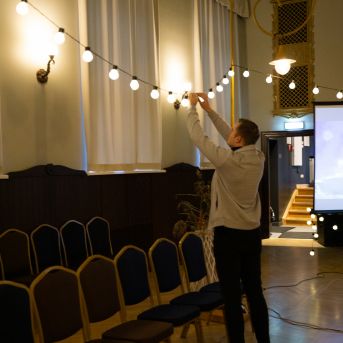 Dziesmu vakars klusinātā gaismā - 