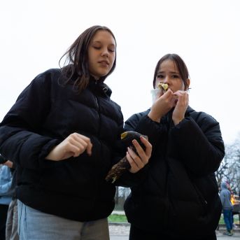 Dziesmu vakars klusinātā gaismā - 