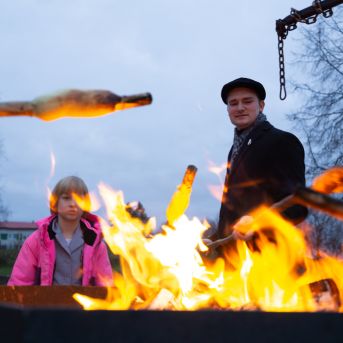 Dziesmu vakars klusinātā gaismā - 