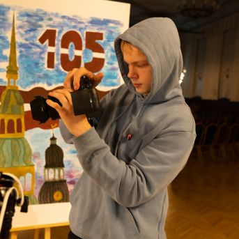 Dziesmu vakars klusinātā gaismā - 