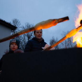 Dziesmu vakars klusinātā gaismā - 