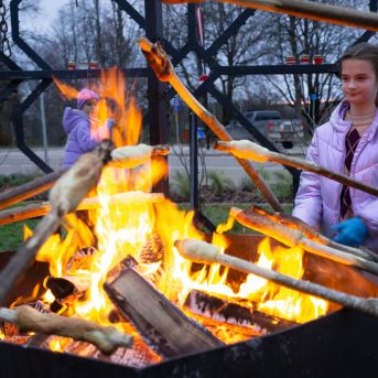 Dziesmu vakars klusinātā gaismā - 