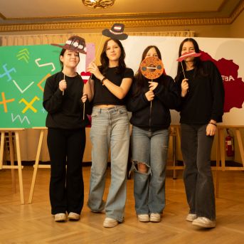 Dziesmu vakars klusinātā gaismā - 