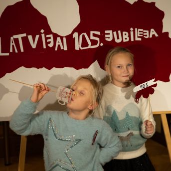 Dziesmu vakars klusinātā gaismā - 