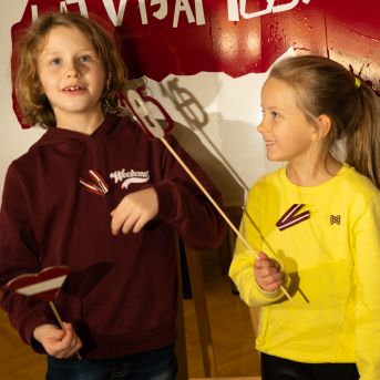 Dziesmu vakars klusinātā gaismā - 