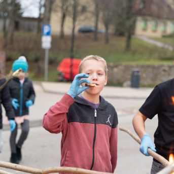 Dziesmu vakars klusinātā gaismā - 