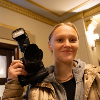 Dziesmu vakars klusinātā gaismā - 