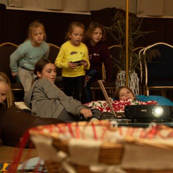 Dziesmu vakars klusinātā gaismā - 