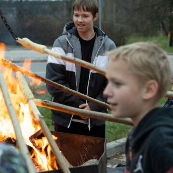 Dziesmu vakars klusinātā gaismā - 