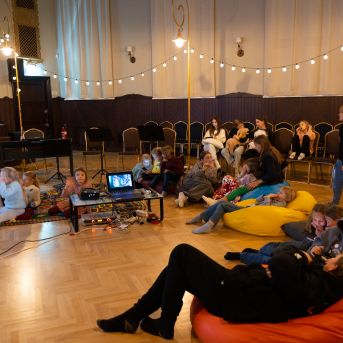 Dziesmu vakars klusinātā gaismā - 