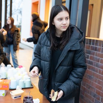 Dziesmu vakars klusinātā gaismā - 