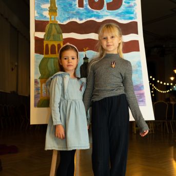 Dziesmu vakars klusinātā gaismā - 