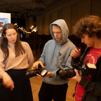 Dziesmu vakars klusinātā gaismā - 