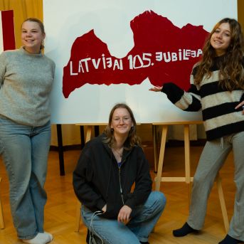 Dziesmu vakars klusinātā gaismā - 