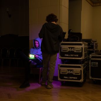 Dziesmu vakars klusinātā gaismā - 