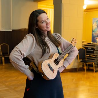 Dziesmu vakars klusinātā gaismā - 