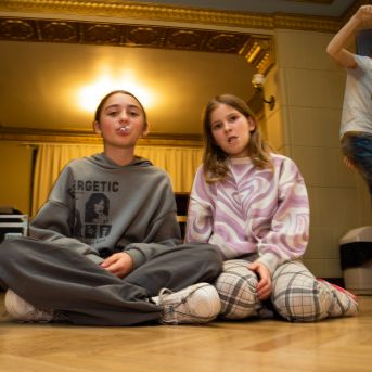 Dziesmu vakars klusinātā gaismā - 